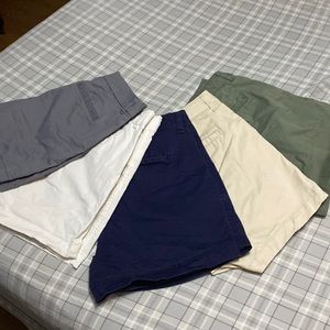 Five Pairs of Size 6 GAP/Old Navy 5 inch shorts